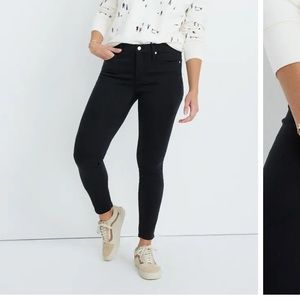 Madewell 9” High Rise Skinny size 26P in Black